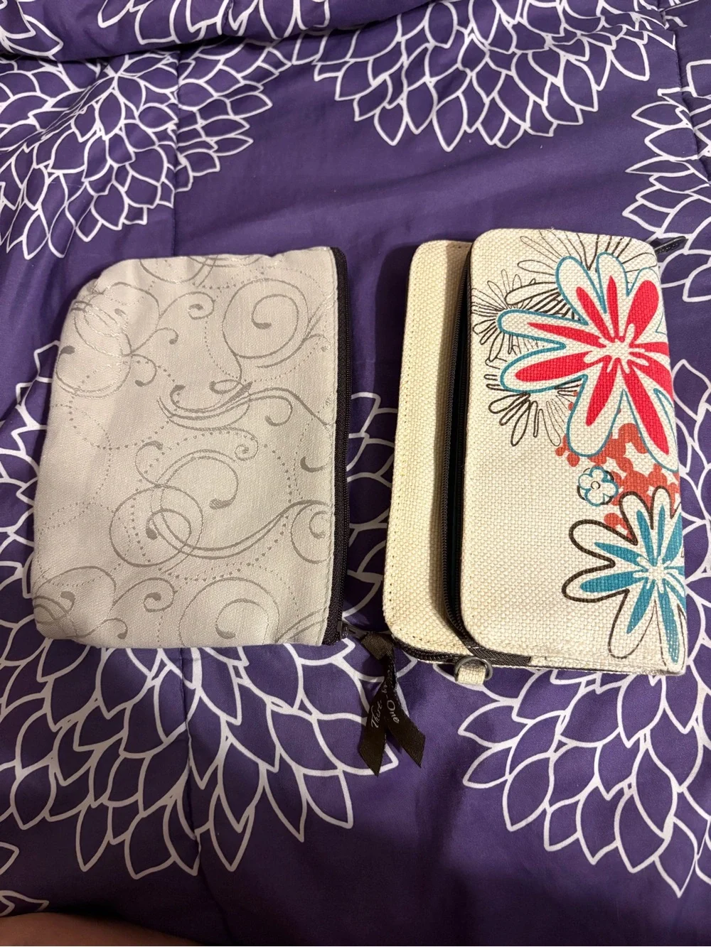 Two pieces of thirty-one that work well together- Mini Zipper Pouch and wallet
